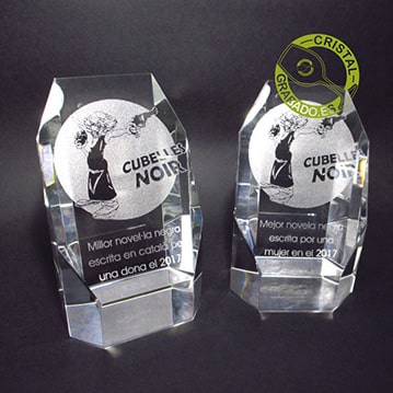 Premios de cristal personalizados mediante grabado láser